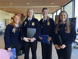FFA members sales team at state conference